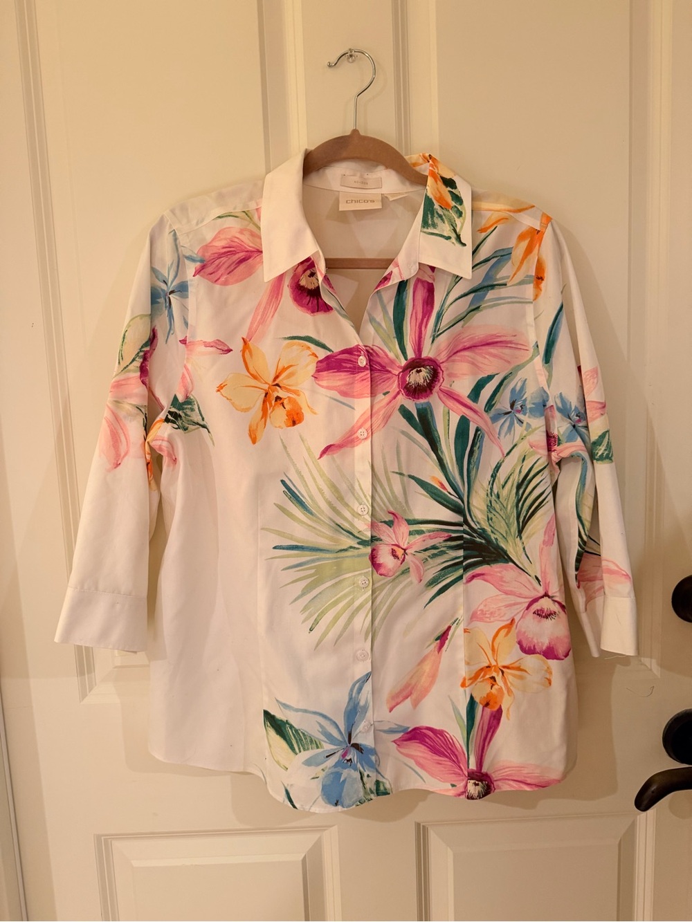 Chico’s 100% cotton White Floral Button-Up Shirt - Women Tops